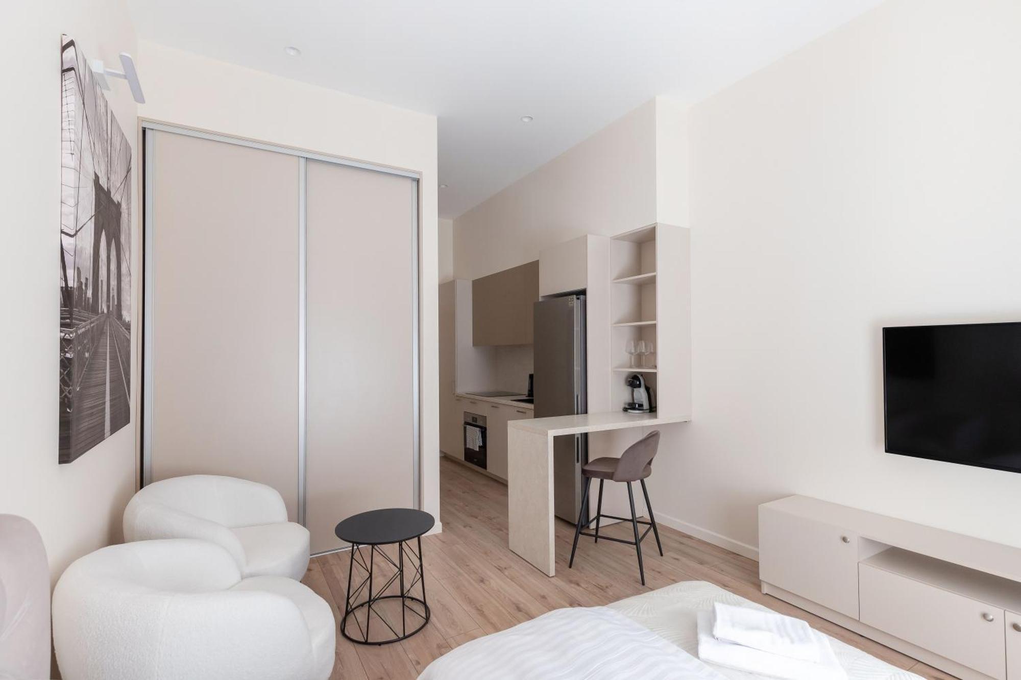 Studioapart23 - Brand New In Center * VNO